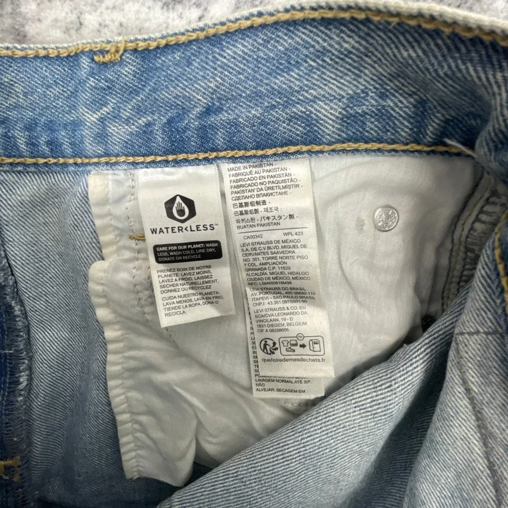 Levi's Women 24x31 '94 Baggy Jeans Light Wash Blue High Rise‎ Denim Retro